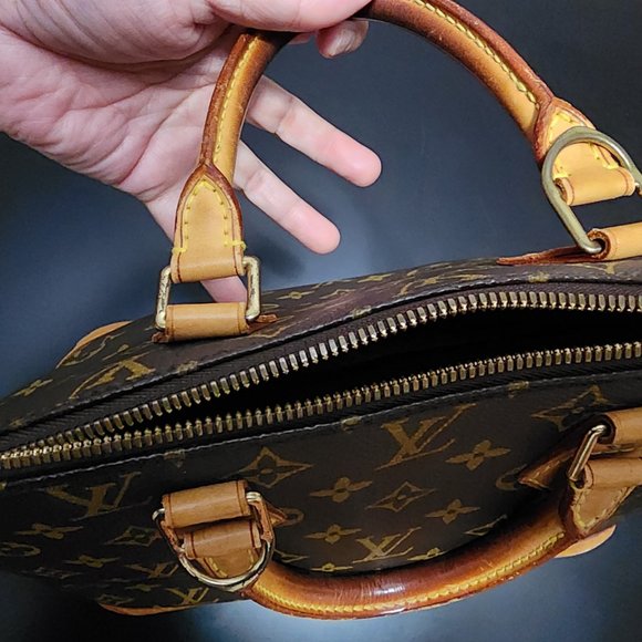 Authentic Louis Vuitton Alma PM - Picture 8 of 15